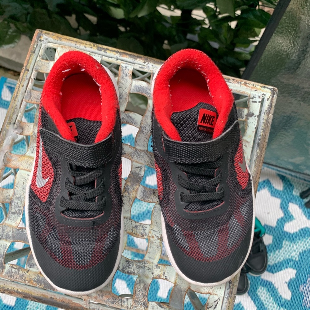 Nike Revolution 3 toddler sneakers size 10c